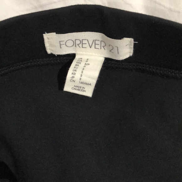 High waisted black skirt - Picture 2 of 2